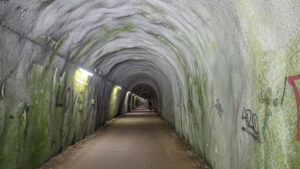 fahrradtunnel-bei-bruneck